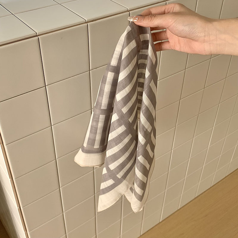 Bufanda de seda, bufanda cuadrada pequeña, nuevo protector de cuello a rayas, bufanda pequeña, bufanda de bosque literario, diadema pastoral femenina de verano, accesorios para el cabello