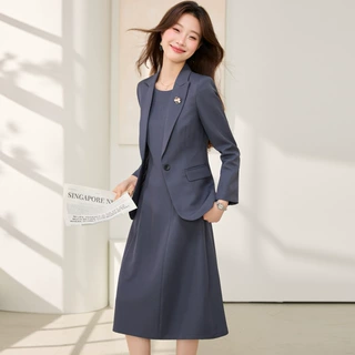 高级感灰色短款小西装外套女春秋气质修身西服连衣裙职业正装套装