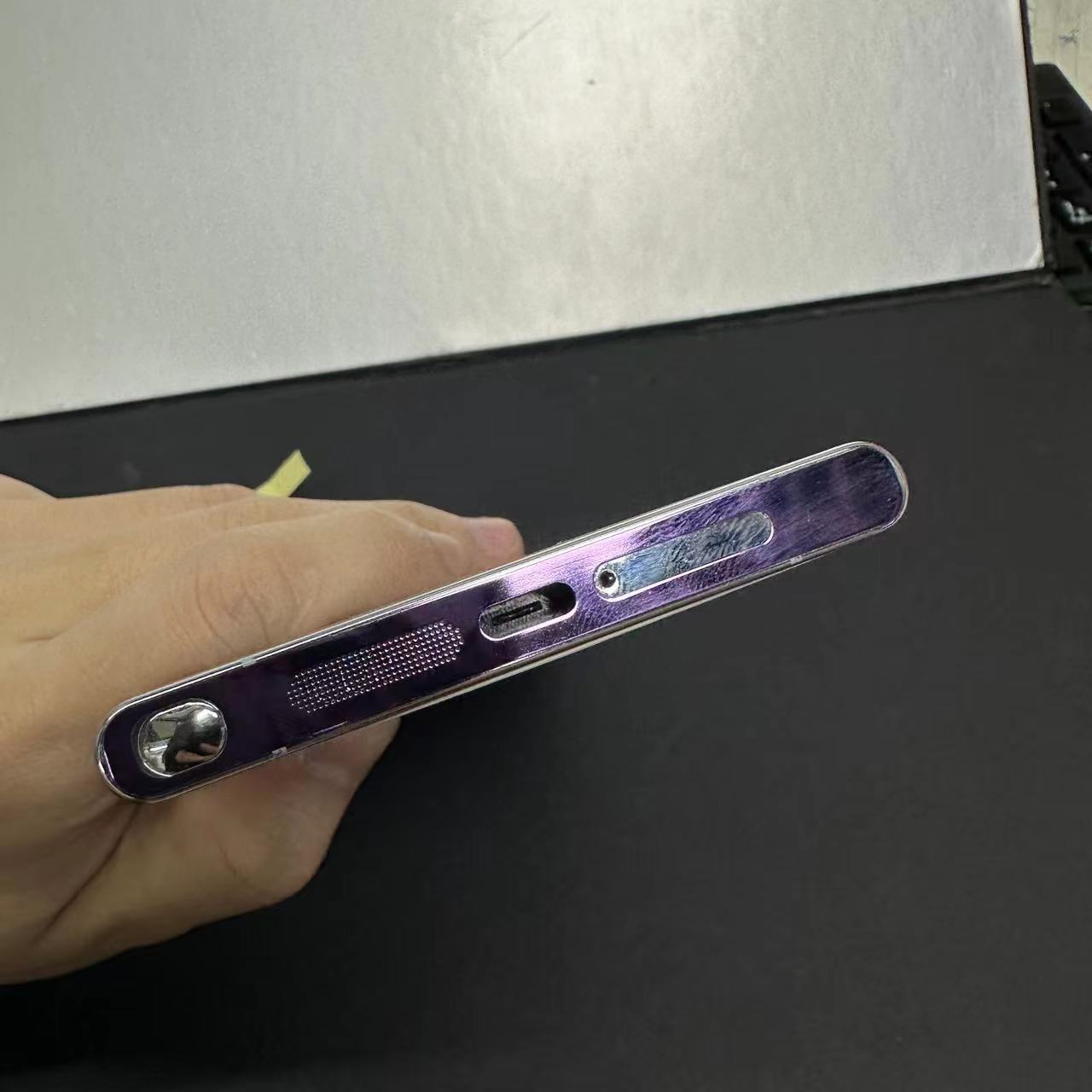 Aplicable a Samsung s24ultra cargador polvo red s23ultra altavoz metal integrado polvo protección neta