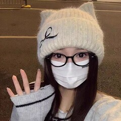 帽子女性のかわいい猫耳秋と冬の新しいニット帽子冬暖かい刺繍顔小さな防寒帽子ウール帽子