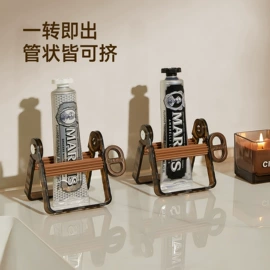 纸巾盒;衣钩/挂钩;马桶清洁垫