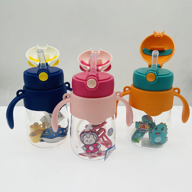 Weilong 9011 nuevos niños de plástico taza elástica cubierta de la correa Orejas de conejo de paja taza de plástico mango taza de beber al por mayor