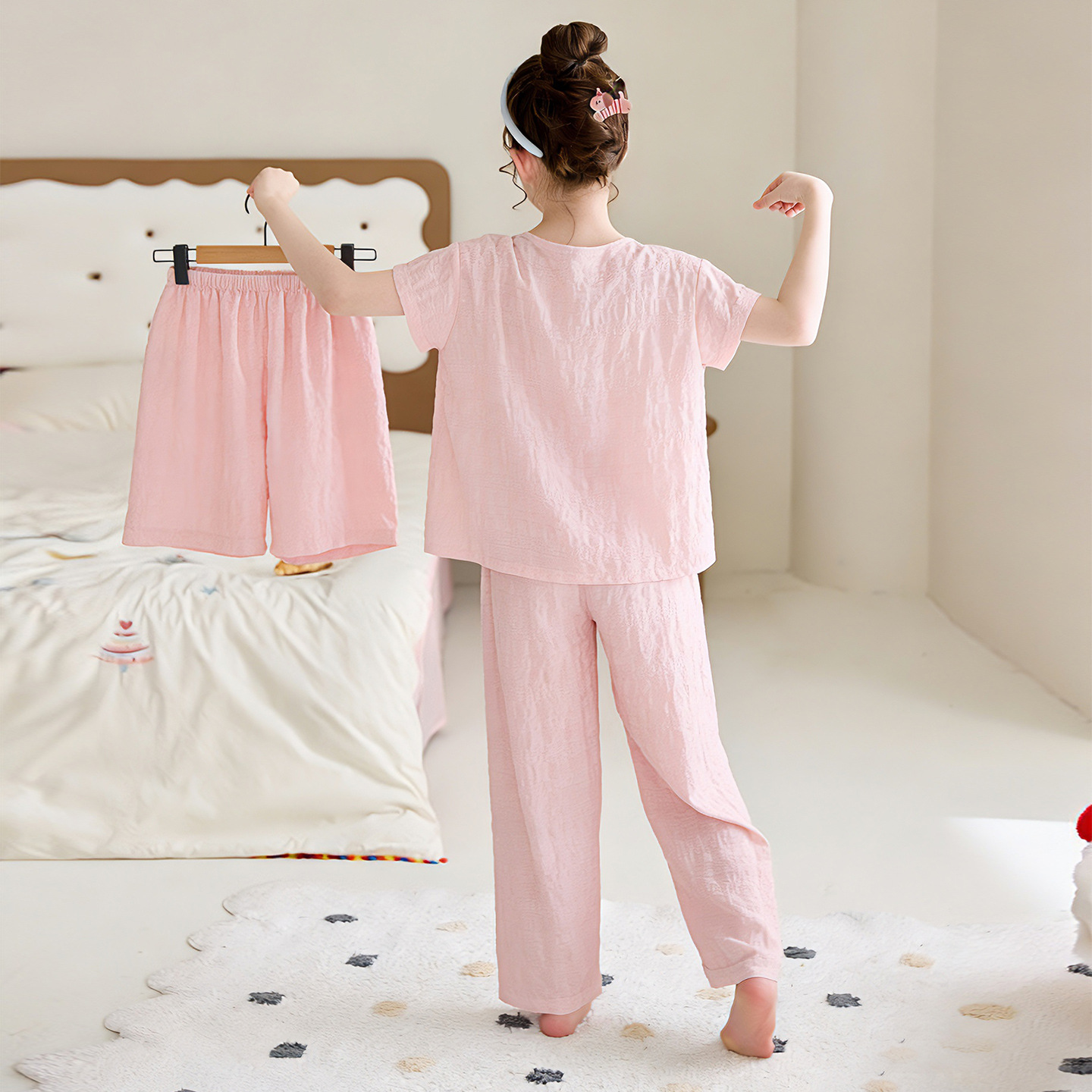 Pijamas infantiles niñas de verano ropa delgada para bebés ligera y transpirable 2026 nuevo conjunto de hielo de tres piezas