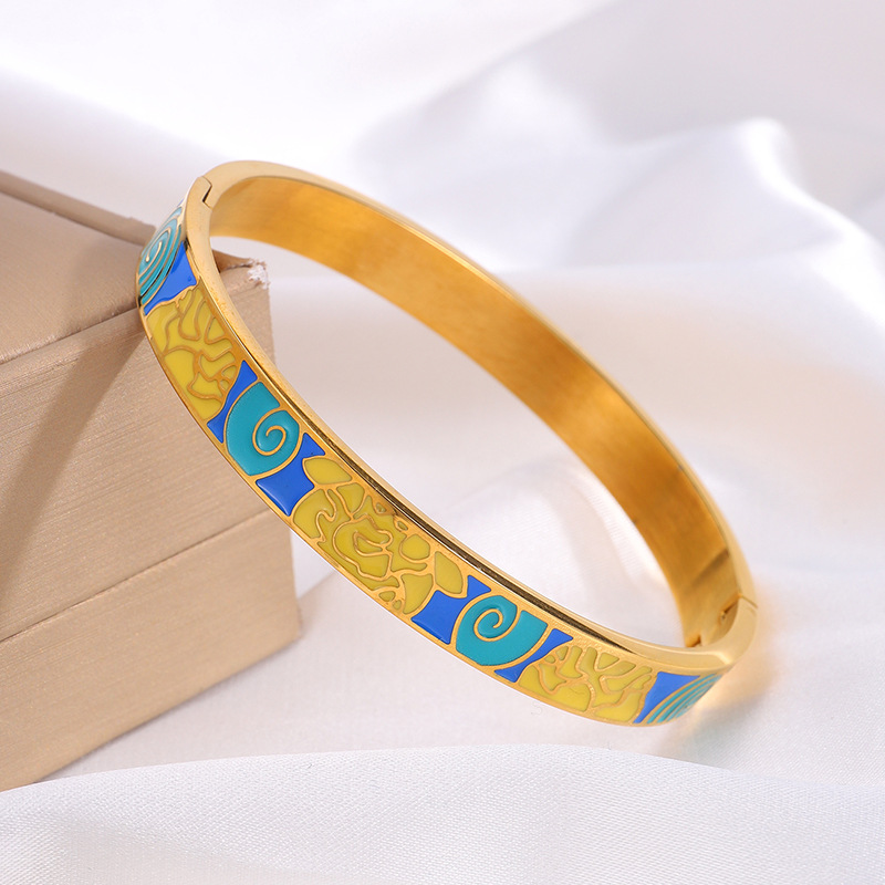 Brazalete de acero de titanio de patrón abierto esmalte de goteo de aceite ligero pulsera de lujo para mujeres europeas y estadounidenses transfronterizas nicho pulsera de alta calidad image 8
