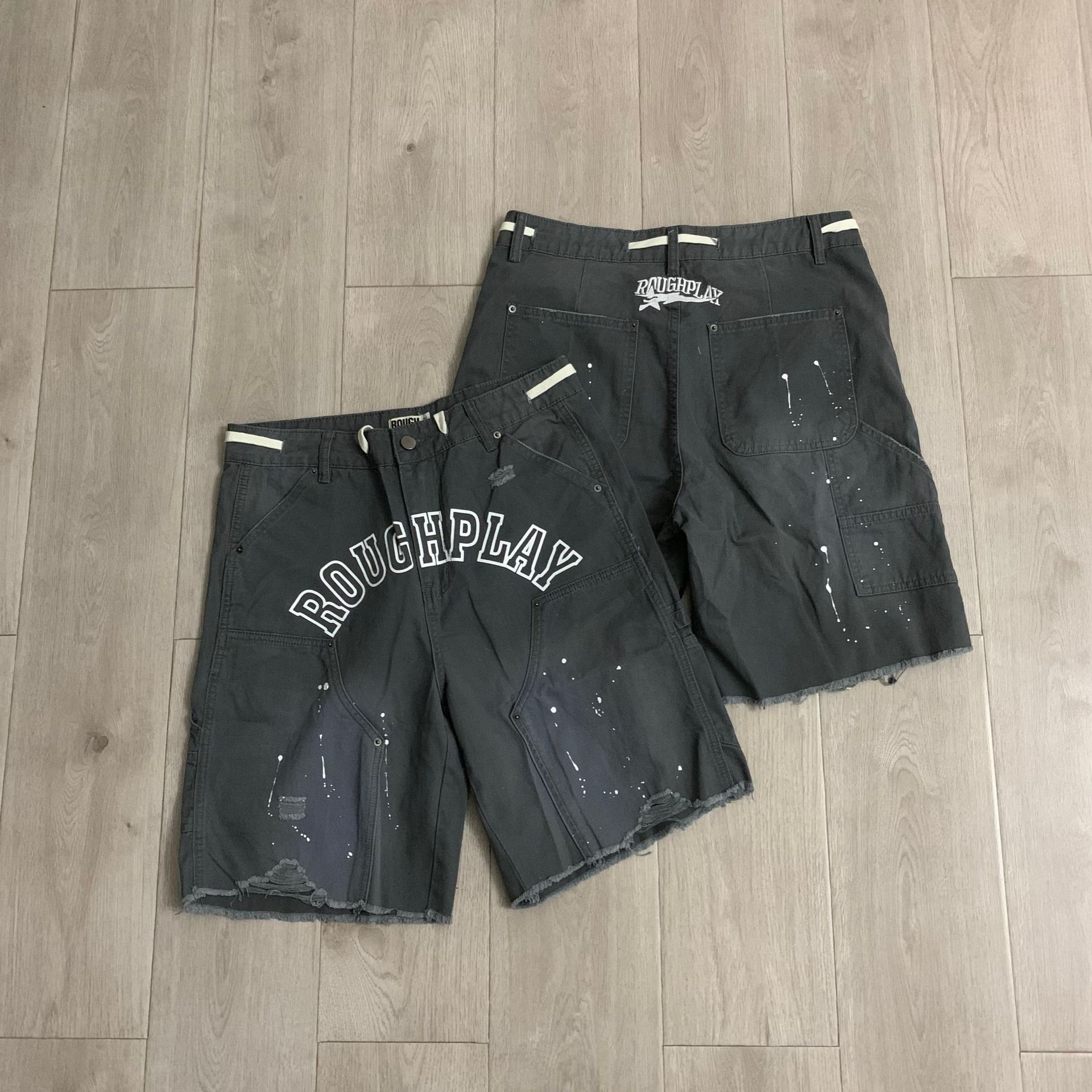 RoughPlay Cargo Shorts Distressed Graphic Black