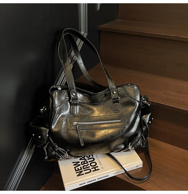 Bolso retro de gran capacidad para mujer 2025 verano nuevo estilo coreano oscuro ventilador bolso de coche casual mensajero de viaje bolso especial