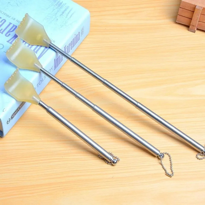 むずむずして伸縮できる家庭用の背中をつかむ老人楽携帯型のかゆみ器を折ってかわいい子供をつかむ|undefined