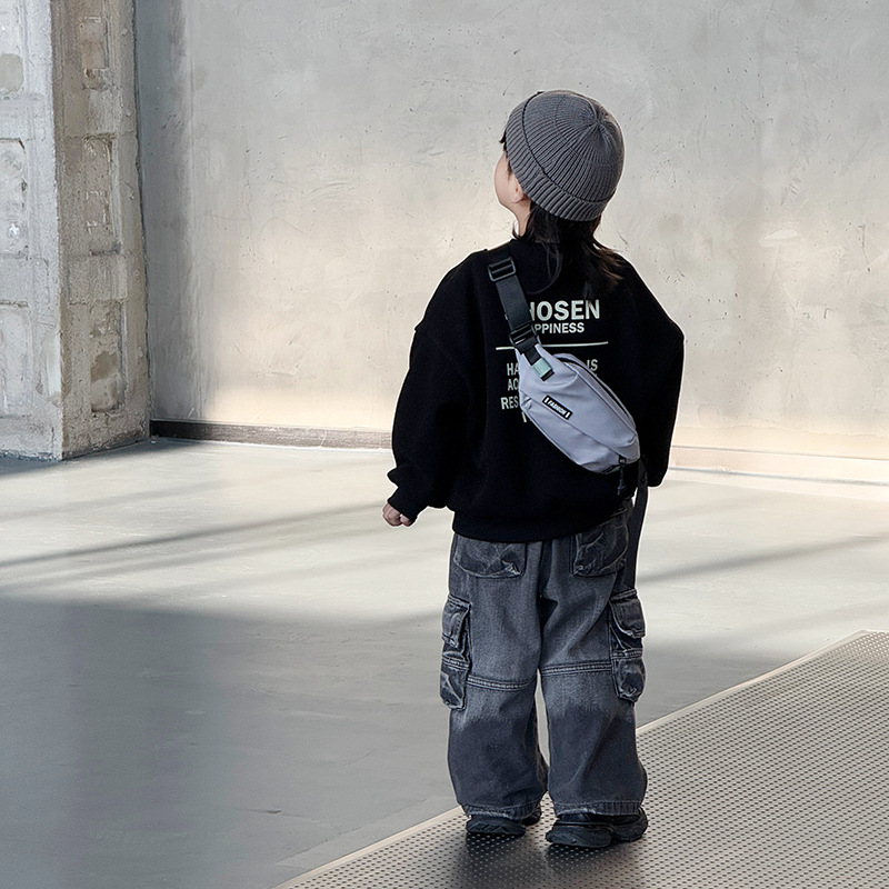 Bolsas de pecho coreanas para niños y niñas, bolsas de pecho deportivas casuales de letras de aire extranjero para niños, bolsas de cintura para niños, 2025 nuevas bolsas de impresión para niños