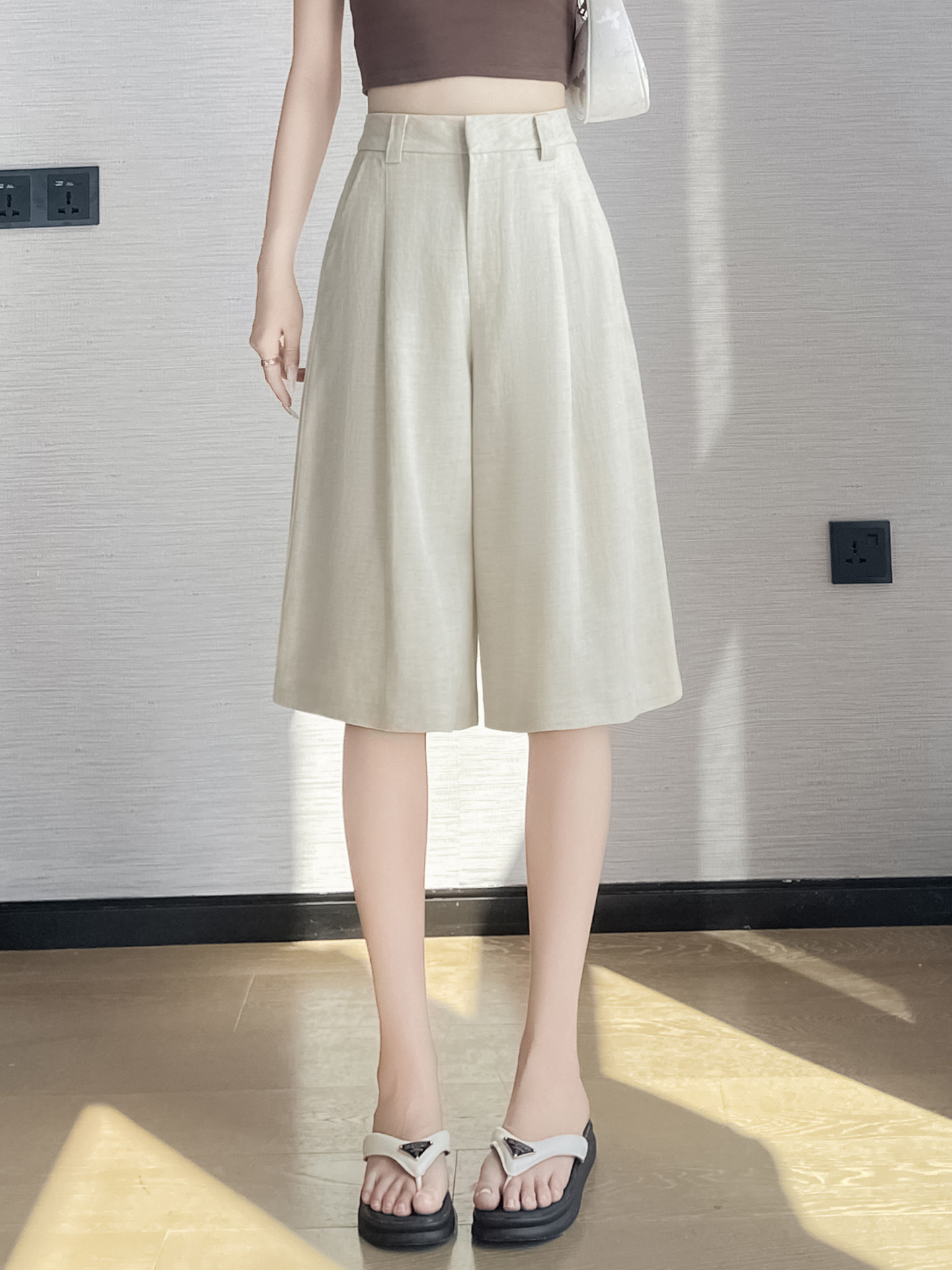 Quần culottes nữ ống rộng eo cao chất liệu lụa lanh mỏng nhẹ — Màu kaki 5 điểm