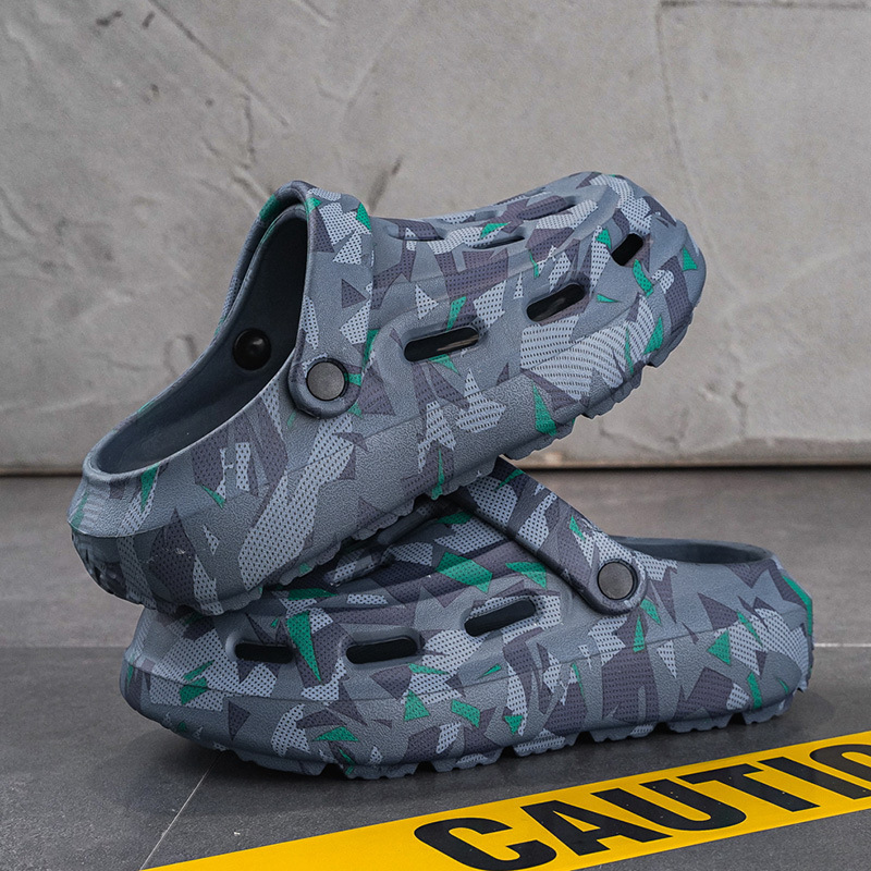 Outdoor Water Shoes for Men, New Camouflage Non-Slip Spring and Summer Beach Shoes, Thickened Soft-Soled Outdoor Camping Clogs