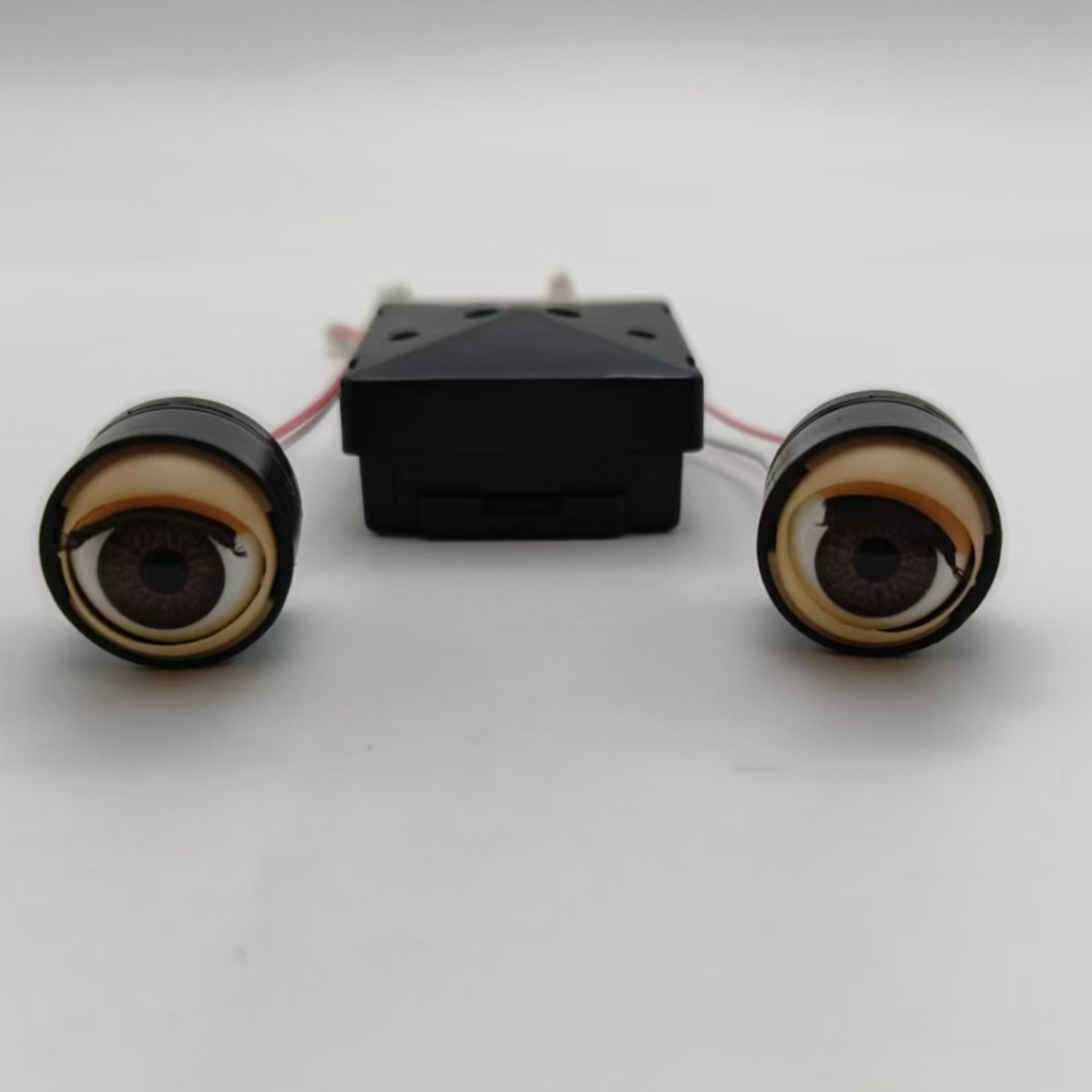 Accesorios de juguetes de equipaje de pelo directo de fábrica, muñecas, muñecas, ojos, ojos, ojos, humanos artificiales, fanáticos del movimiento eléctrico que parpadean