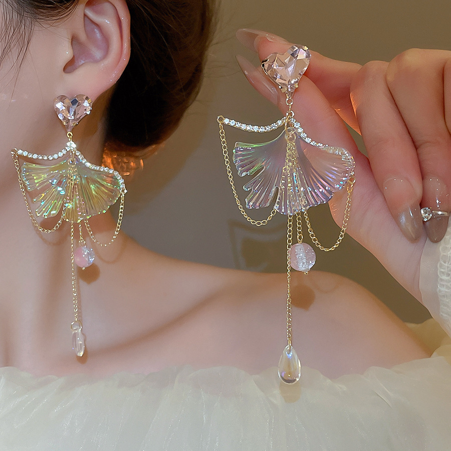 Pendientes de perlas de cristal de diamante de aguja de plata pendientes largos de lujo de Luz Retro europeo y americano pendientes dulces frescos de alto grado para mujeres