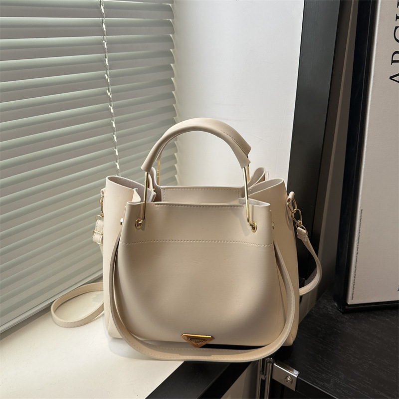 High-end Retro Tote Bag Women's Spring and Summer All-match Commuter Shoulder Crossbody Bag Large Capacity Portable Bucket Bag