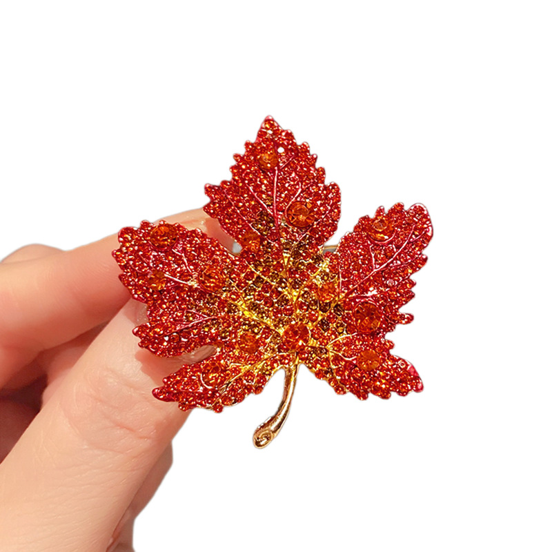 Luxury Maple Leaf Brooch With Full Diamond Inlay For Women_voghion.com