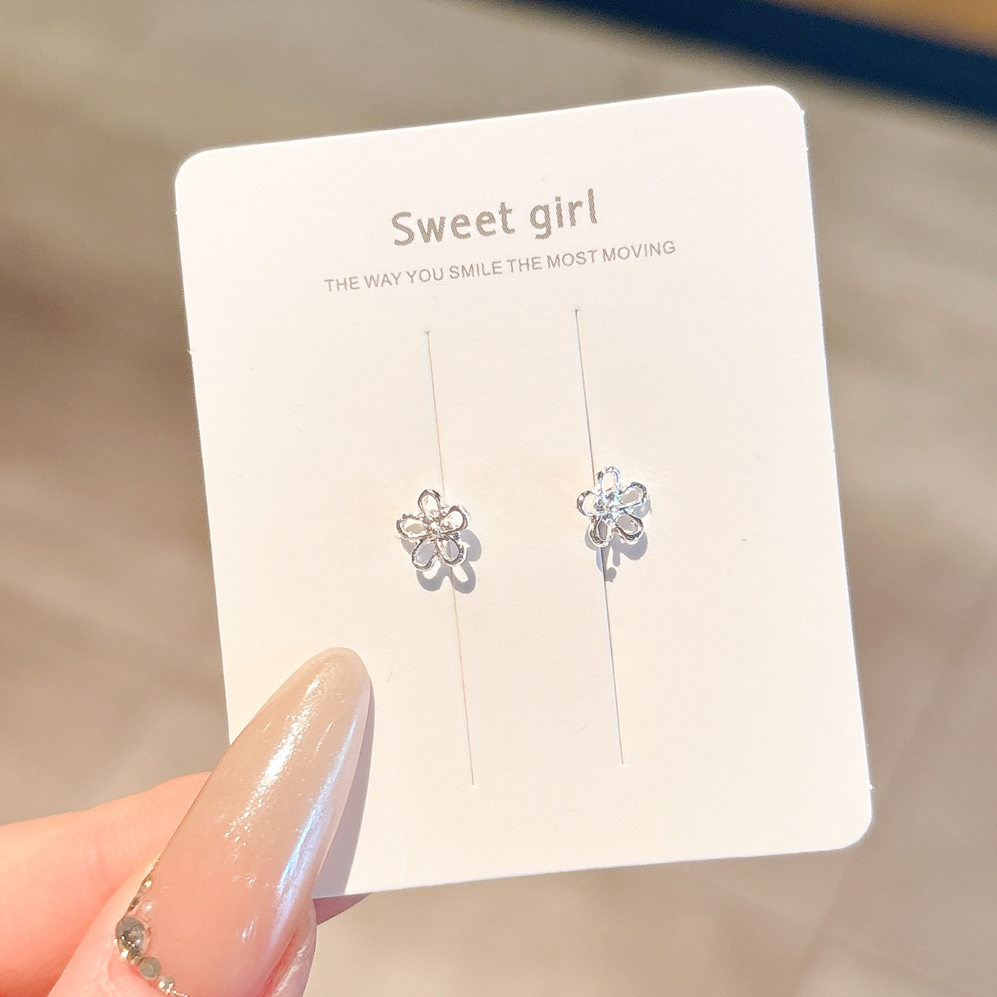 Pendientes de aleación Pendientes de alta calidad de perlas para mujer Pendientes exagerados de temperamento de lujo ligero coreano Pendientes largos con borlas al por mayor