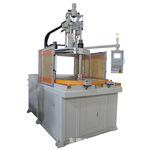 厂家生产曲臂式立式注塑机吸干片新能源电池包胶自动化立式注塑机