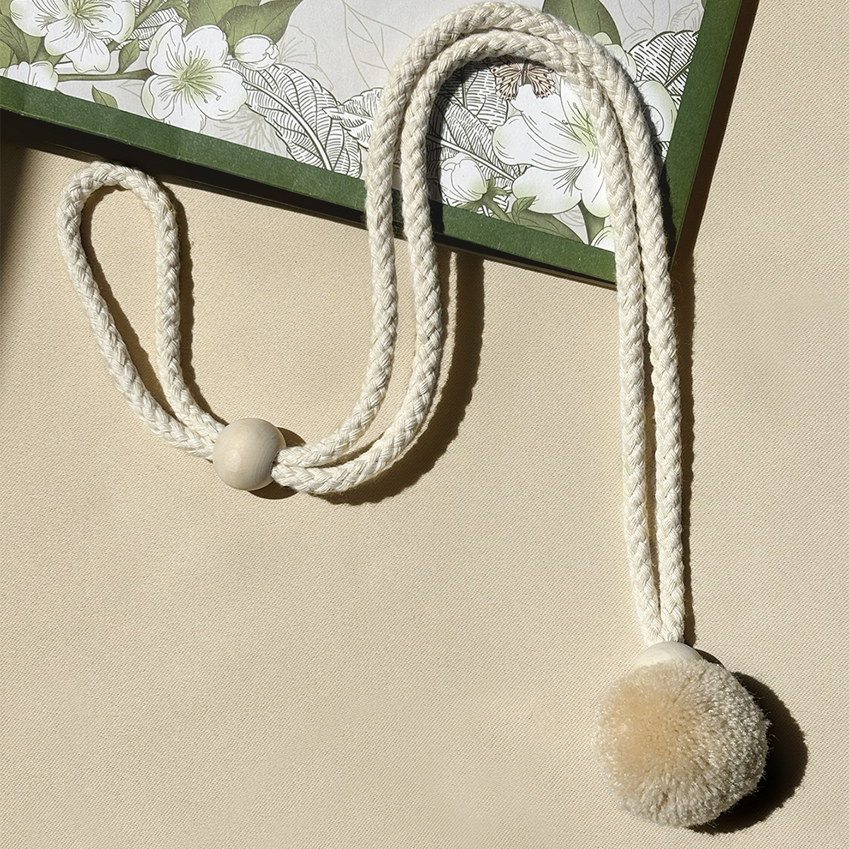 Nuevo transfronterizo de una sola bola de pelo cortina accesorios de correa de cortina Amazon Europa y América fábrica de decoración de correa de cortina en stock al por mayor