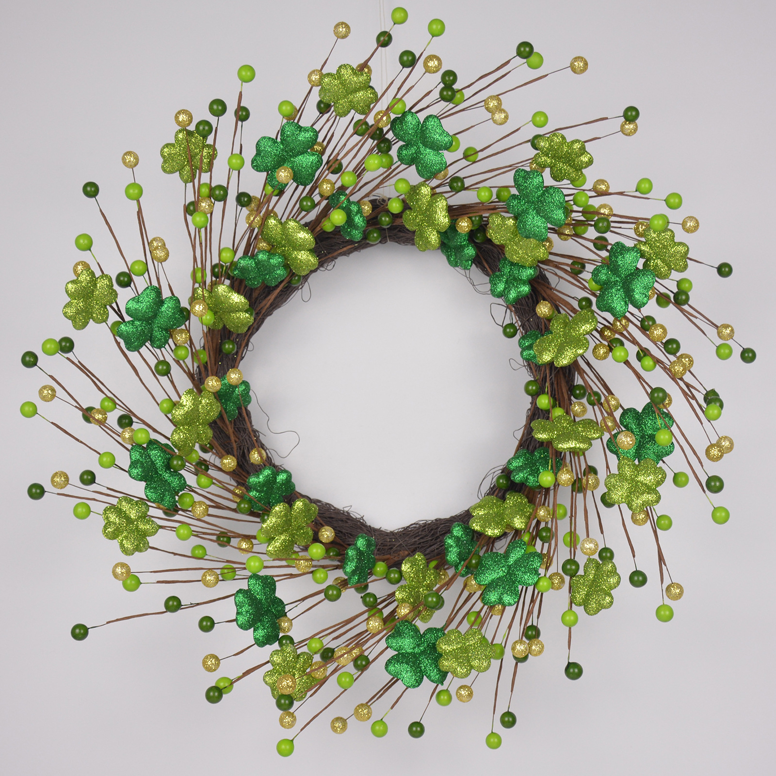 Simulated clover wreath St. Patrick's Day decoration simulated berry…