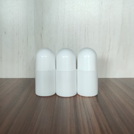 现货30ml 塑料滚珠瓶  白色走珠瓶化妆品瓶子 pe滚珠瓶