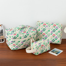 大容量花朵化妆包便携柔软手提洗漱包手腕包化妆品收纳包