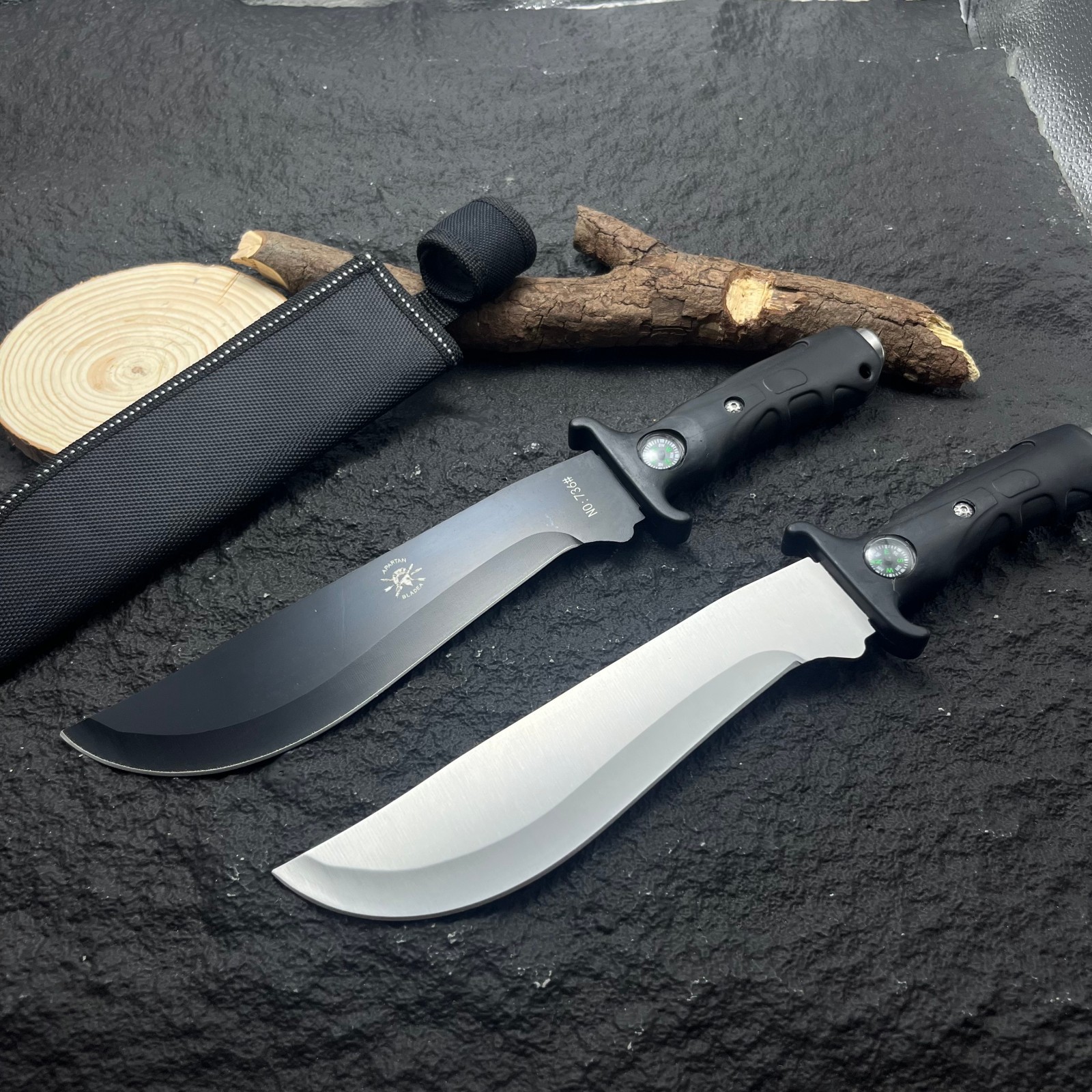 不锈钢户外小刀露营多用一体直刀指南针随身便携小刀登山徒步刀具