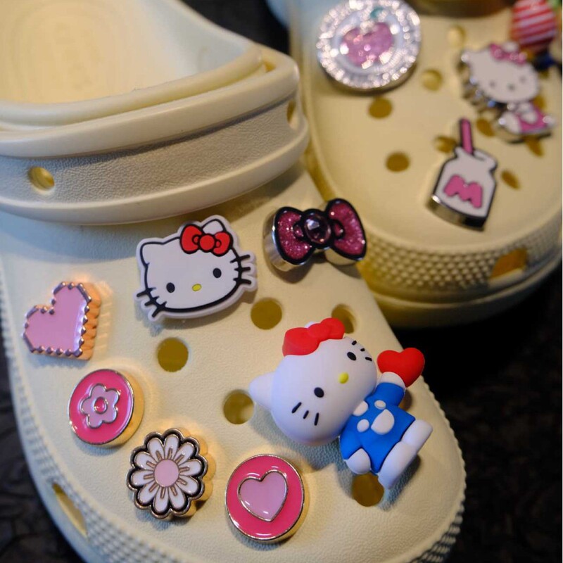 Cartoon Hello Kitty Metal Clogs Shoe Buckle Shoe Flower Shoe Accessories Accessories Removable Decoration Suitable for Cross