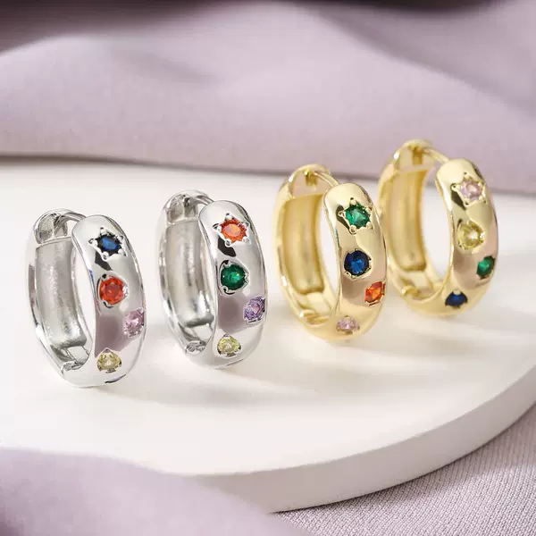 Zircon Earrings with a Light Luxury Feel, Multi-Sided Design with Inlaid Ear Clasps, Elegant and High-End Design, Niche Design with a Sense of Sophistication