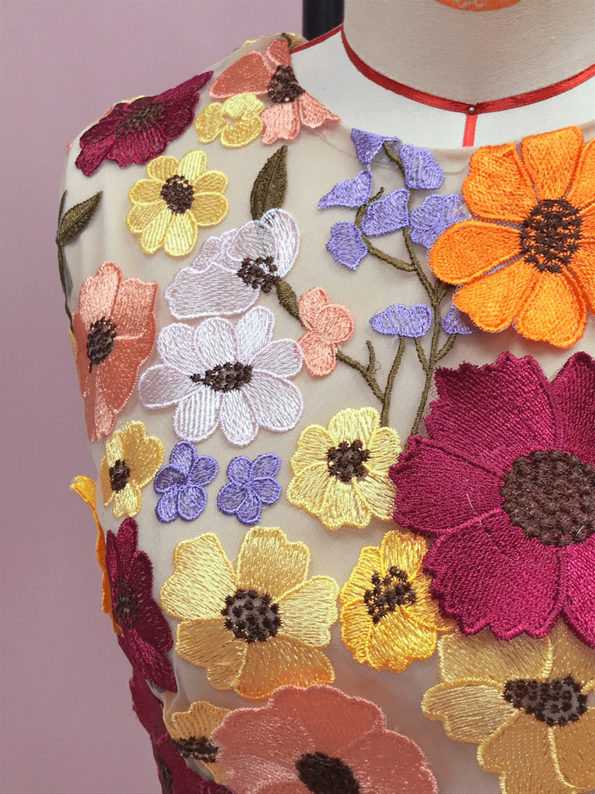 Spring Women Skirt High Grade Embroidered Crocheted Sleeveless Short Top Sheath Skirt Set Two Piece Set