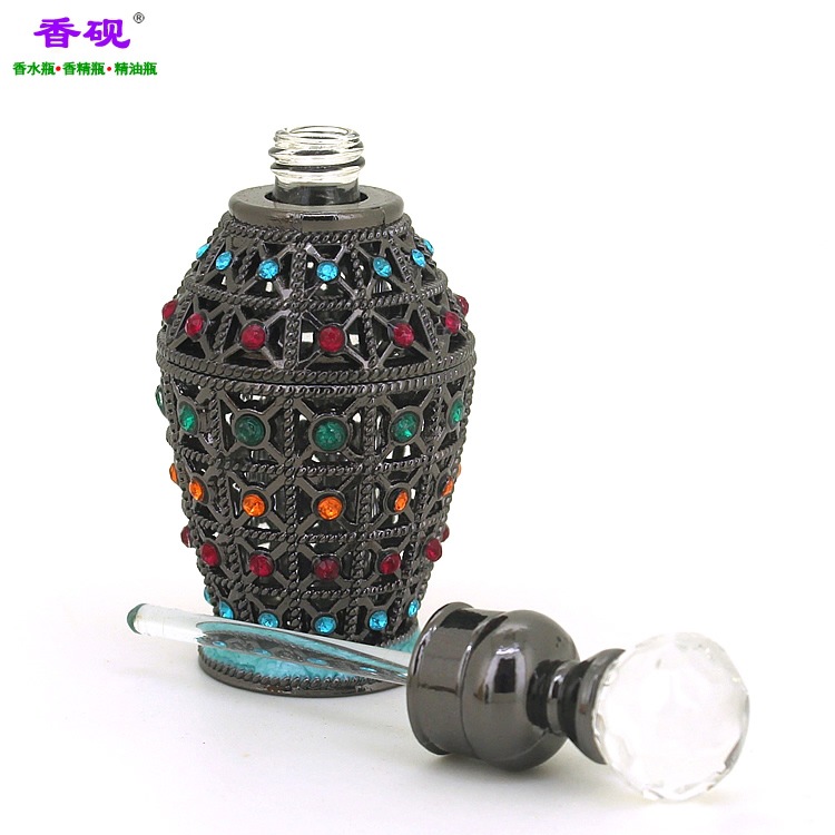 香砚亮黑色菠萝弹款香水瓶4.jpg