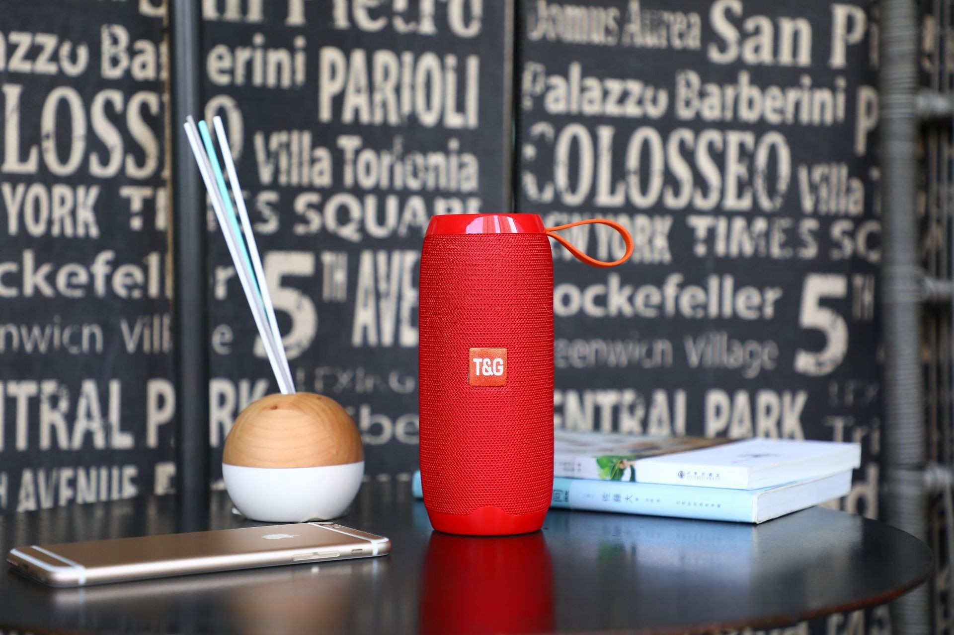 Transfronterizo nuevo TG106 altavoces Bluetooth tarjeta de enchufe impermeable computadora sonido portátil subwoofer altavoces deportivos