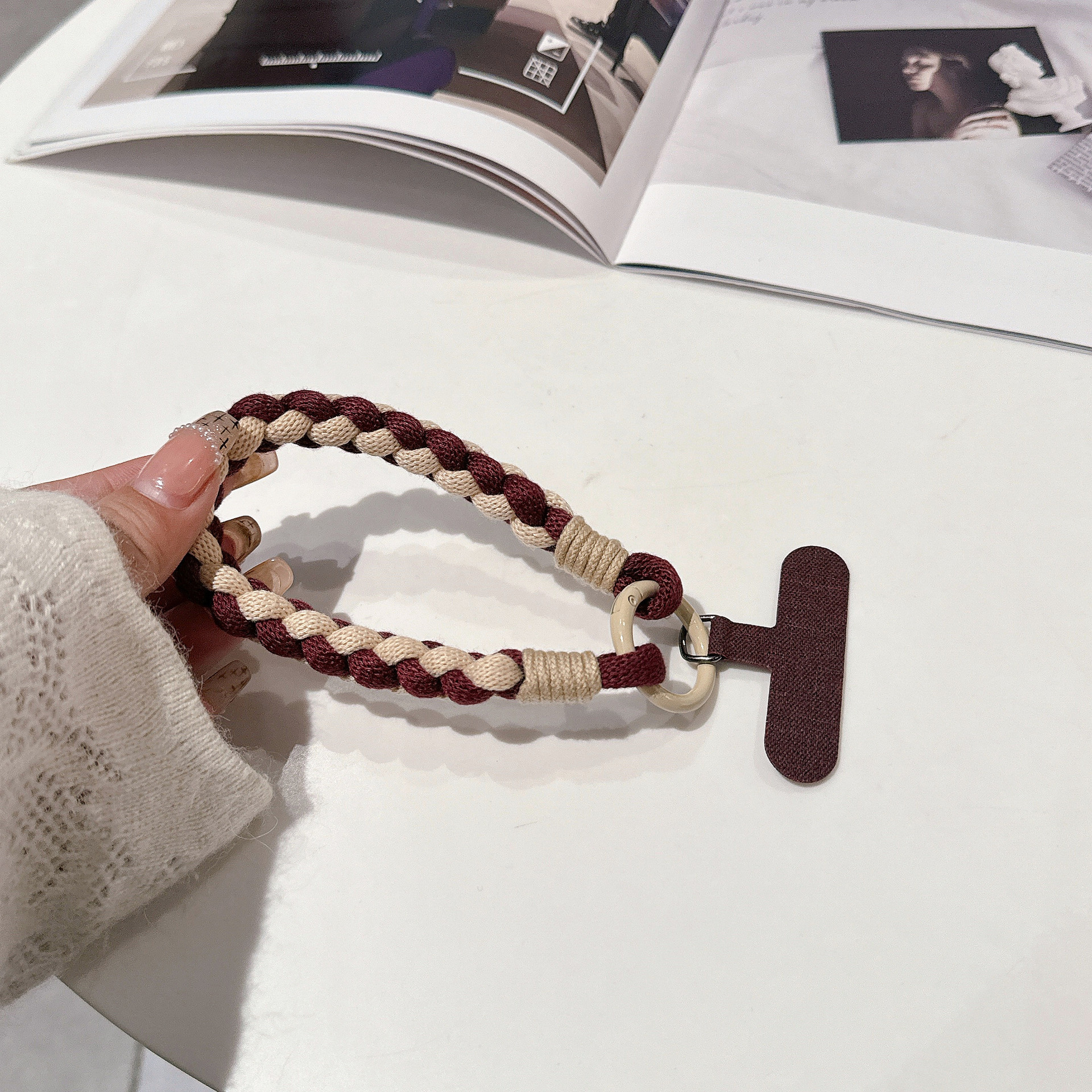 Cuerda tejida de color hecha a mano japonesa y coreana para teléfono móvil cordón corto creativo muñeca accesorios de nailon adornos de giro portátiles