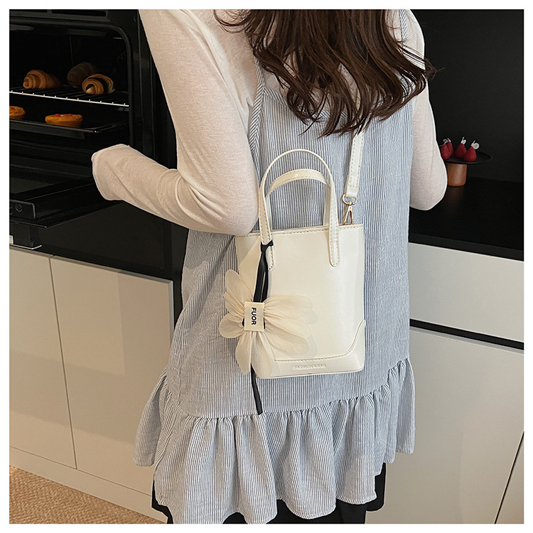 Fashionable and high-quality hand-held small bag for women, 2025 new summer Instagram versatile phone bag, Korean style trendy crossbody bag undefined