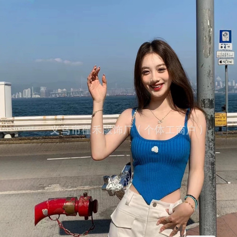 Hot Girl's Irregular Knitted Camisole, Short Style, Super Slimming, Navel-Baring Design, Slim Fit Sleeveless Top