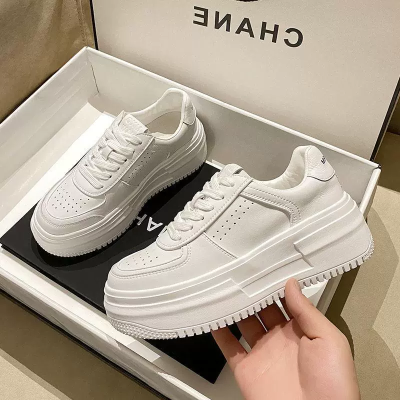 Толстая подошва маленькая белая обувь женская 2023 новая тонкая дышащая женская спортивная повседневная обувь дети увеличены на 6 см обувь женская волна