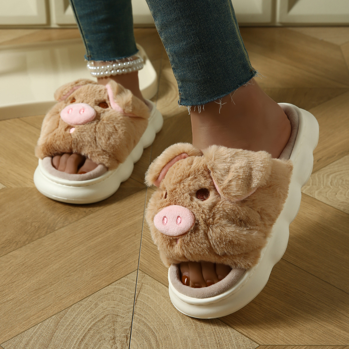 Zapatillas de piel de cerdo de cerdo de otoño y invierno de algodón interior para el hogar de calentamiento de fondo grueso de peluche de dibujos animados vacas de alta caliente