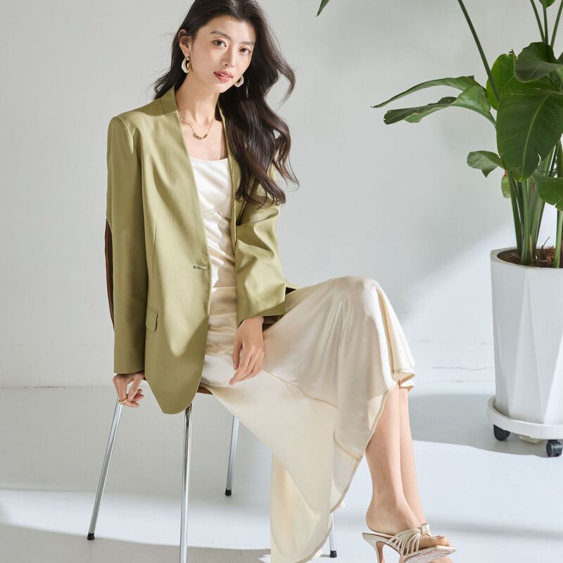 26 Spring/Summer [Green] New Minimalist V-Neck Structured Blazer for Women, Loose Casual Commuter Jacket 22871