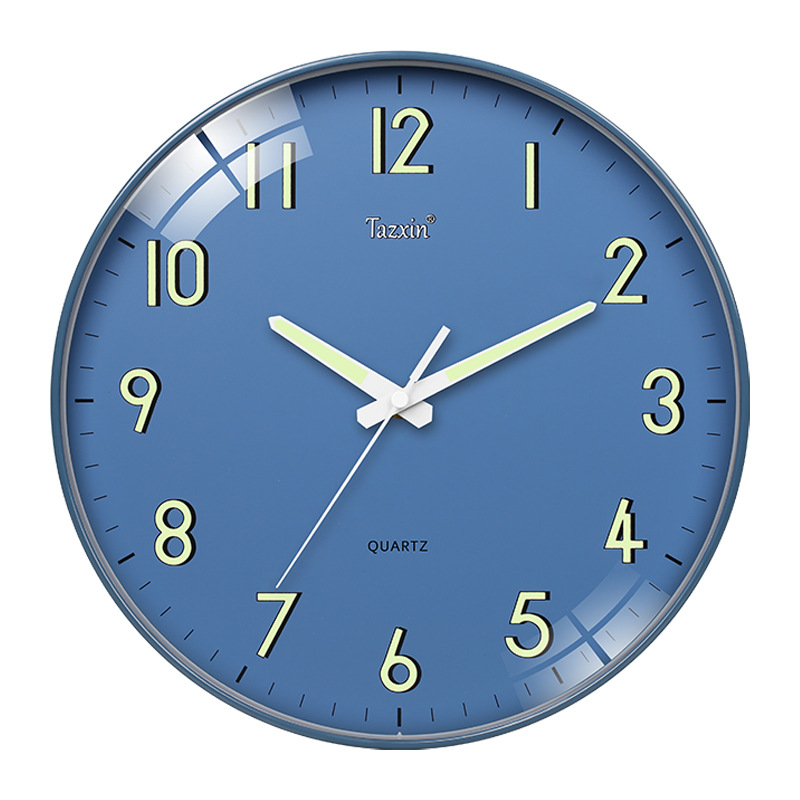 Amazon Reloj de pared en stock al por mayor suministro directo de fábrica LOGO luminoso reloj colgante sala de estar reloj de cuarzo mudo reloj