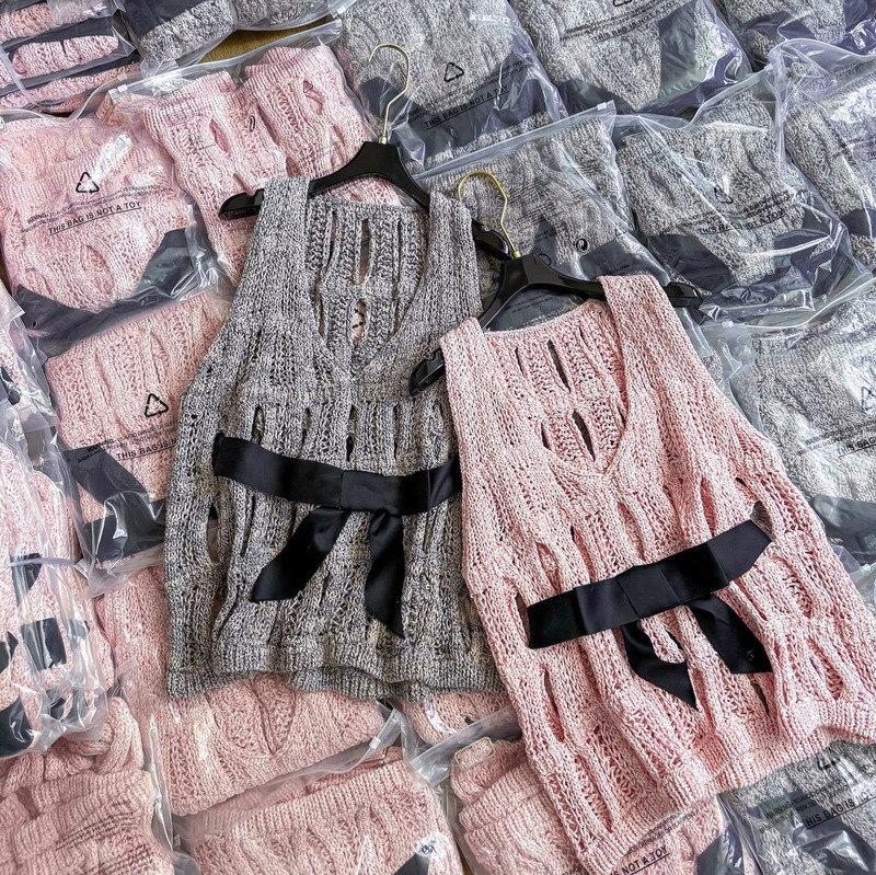 Special Price Below Cost Price · Nanyou Ceiling of Quality Silk Bowknot Imported Cotton Hollow Knit Sweater Vest Special Price Below Cost Price · Nanyou Ceiling of Quality Silk Bowknot Imported Cotton Hollow Knit Sweater Vest