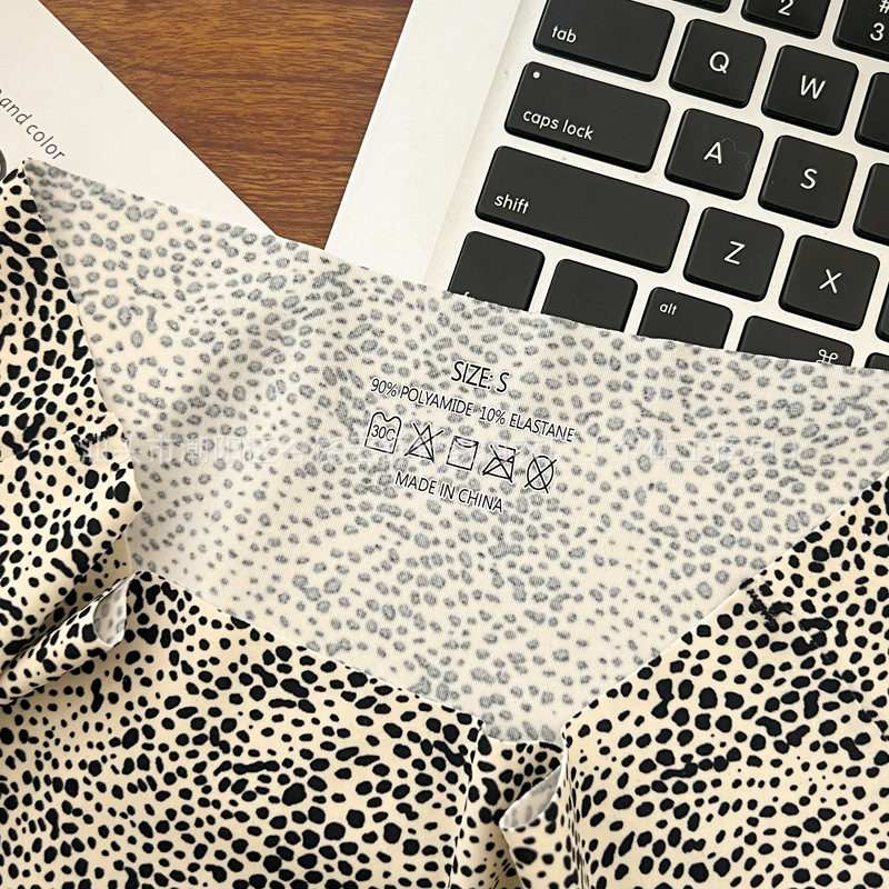 Europa y América calzoncillos de seda de hielo, entrepierna de algodón, estampado de leopardo caliente, calzoncillos de tamaño grande, calzoncillos de comercio exterior para mujeres.