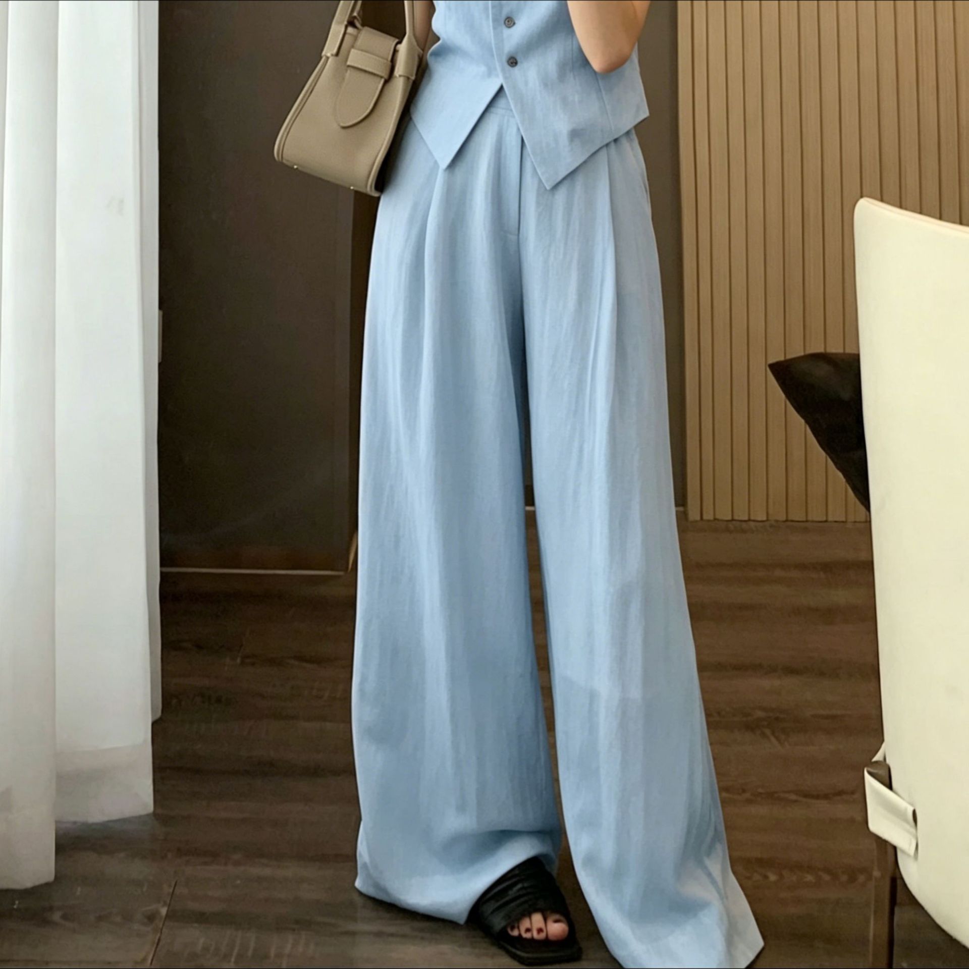 레이크 블루 팬츠