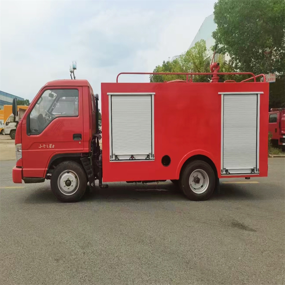 Blue license plate Foton 3-ton emergency water tanker, available for installment purchase. Cross-border export, foreign trade fire truck, right-hand drive water tanker