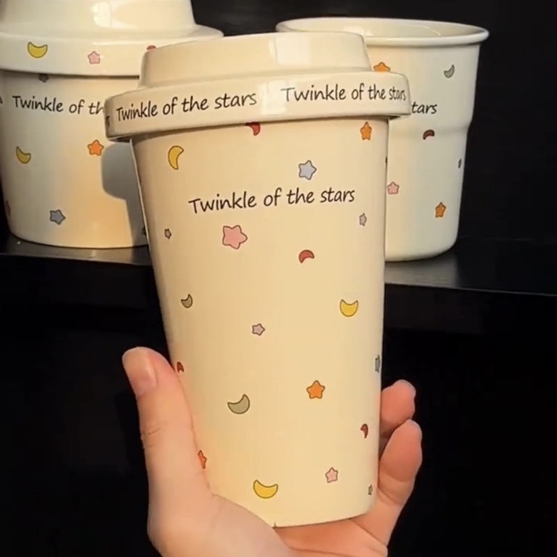 星のシリーズは湯飲みのコップを入れて、かわいい美しい創意的な事務室の湯飲みのコップの陶磁器のコップを飲みます。|undefined