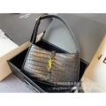 Underarm crocodile pattern black + gift box