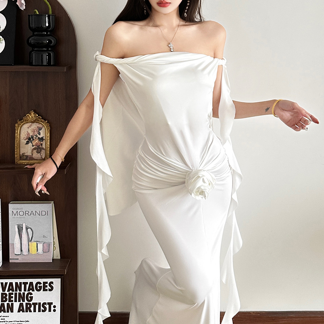 Cross-Border European and American Style 2025 Winter New Women's Clothing Accessible Luxury High-End Draped Waist Slimming Look Banquet Dinner Dress