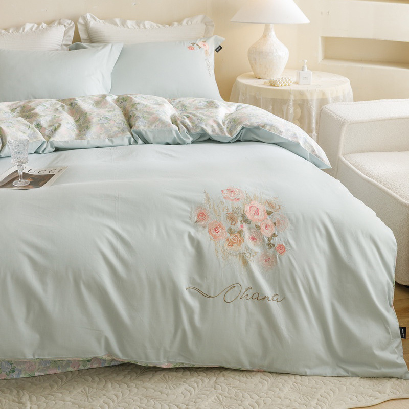 Algodón ligero de lujo de cuatro estaciones estilo europeo princesa no estática calentamiento desnudo para dormir cuatro piezas en la cama de algodón de clase A tres piezas