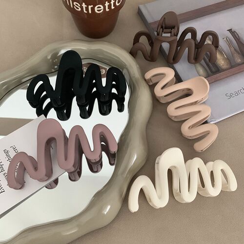 Niche design curve frosted hair clip women's back head hair grabbing clip ins simple shark clip  new style