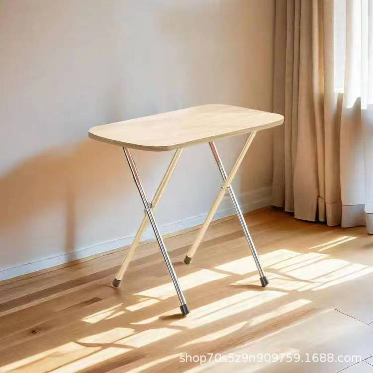 折り畳み式のテーブルの小さい方のテーブルの屋外の正方形の家庭用賃貸住宅は露店を出して食事をします。|undefined