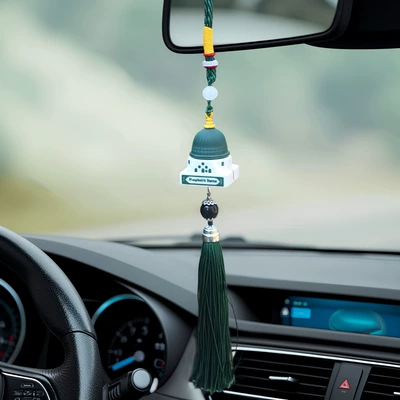 hanging ornaments, bottle-shaped pendants, rearview: Car hanging