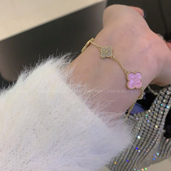桜ピンク ~ 四つ叶のクローバーのブレスレットは軽くて高级感があります。
