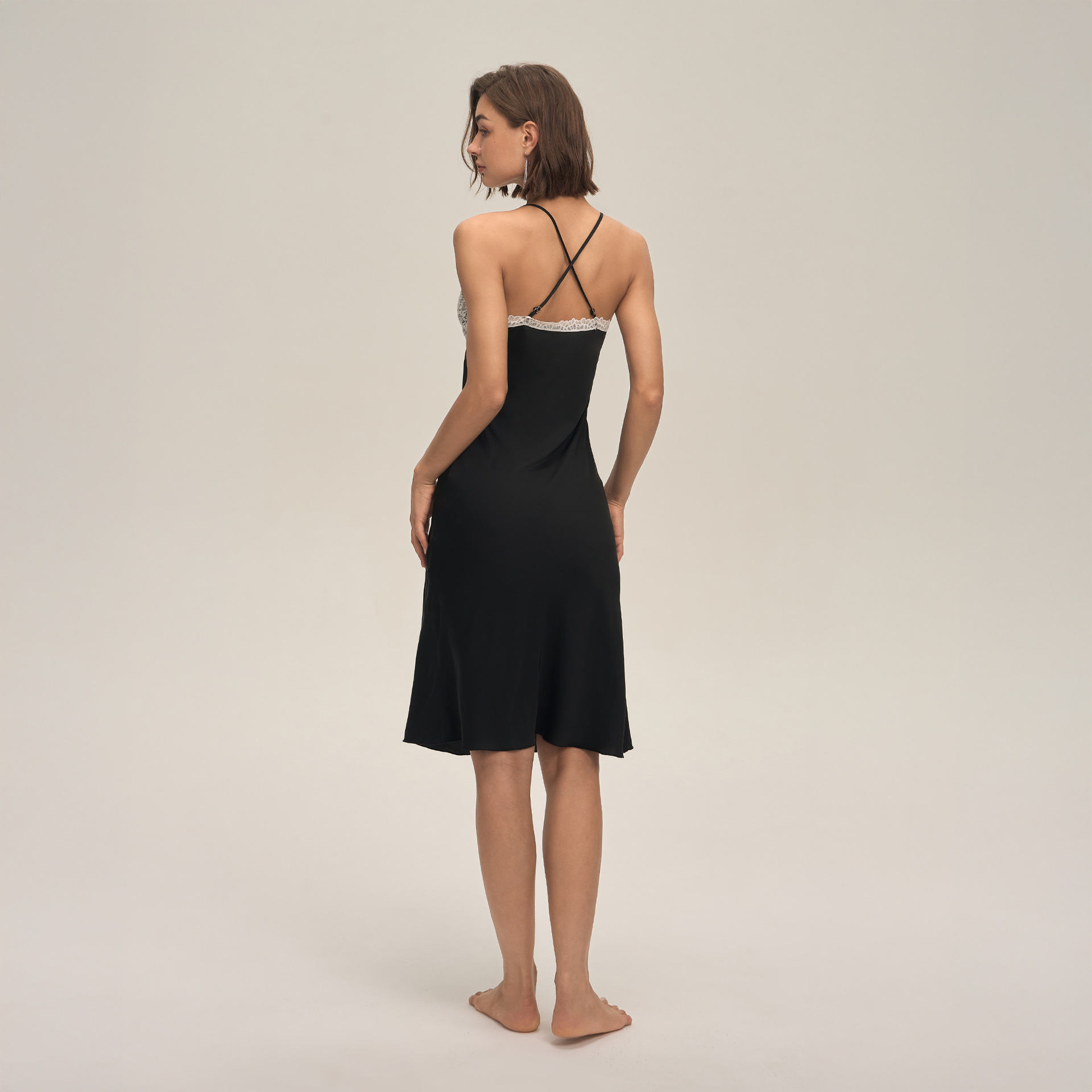 Nuevo estilo transfronterizo de encaje sexy de Europa y América, pijamas delgados de satén de chifón de color sólido, ropa para el hogar CQ3921